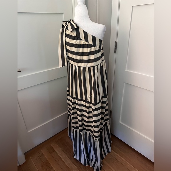 Who What Wear size XS one shoulder gray and cream striped maxi dress - Picture 3 of 7
